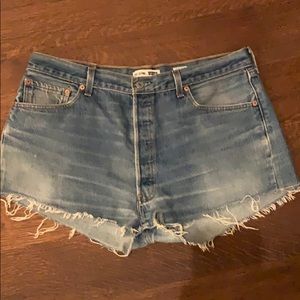 Re/done the short , 32